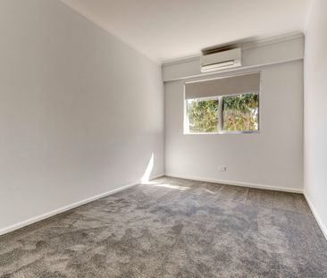 69 Kent Street, Deakin ACT 2600 - House For Rent | Domain - Photo 2