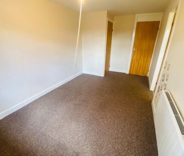 1 bedroom Flat To Let - Photo 4