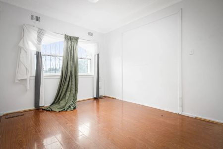 Home For Rent - Photo 4
