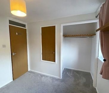 2 bedroom semi-detached house to rent - Photo 5