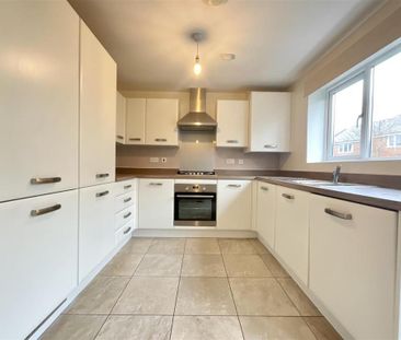 3 bedroom semi-detached house to rent - Photo 5