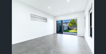 Near New Duplex Home - Photo 5