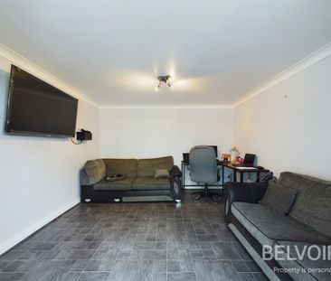 4 bedroom detached house to rent - Photo 5