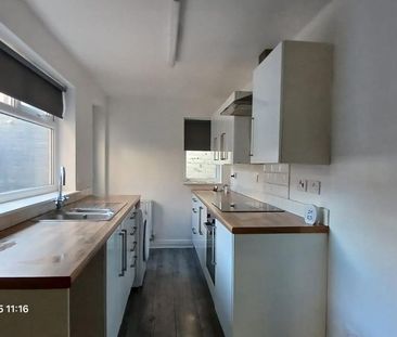 3 bedroom terraced house to rent - Photo 5