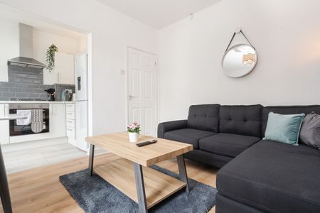 4 Bed Terraced House, Chester Road, L6 - Photo 4