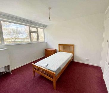 Link Way, Denham Green, UB9 - Photo 3