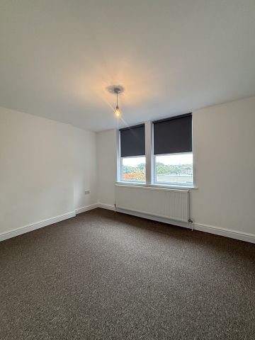 2 Bed Flat, Sylvan Road, SE19 - Photo 2