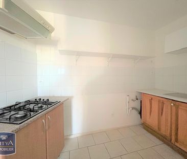 Location Appartement 2 pièces 47m² COUTRAS 33230 - Photo 2