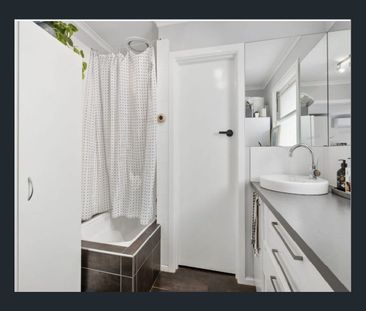 Modern Comfort & Low-Maintenance 1 bedroom Living - Photo 3