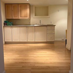 For Lease - 136 Chatsworth Drive, Toronto, Ontario - Photo 2