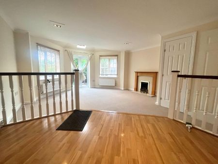 4 bedroom semi-detached house to rent - Photo 2