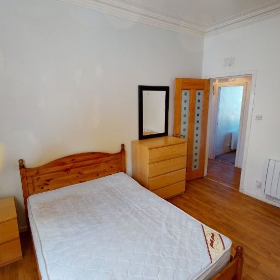 P17: Victoria Road, Torry, Aberdeen - Photo 1
