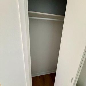 1 1/2 tout compris avec internet décembre - Photo 2