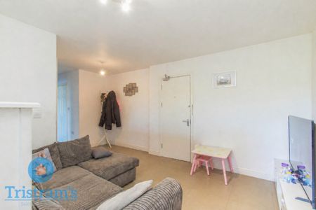 2 bed Flat for Rent - Photo 5