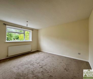 2 bedroom detached bungalow to rent - Photo 2