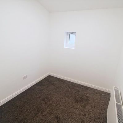 2-4 Thornton Lodge Road, Huddersfield - Photo 1