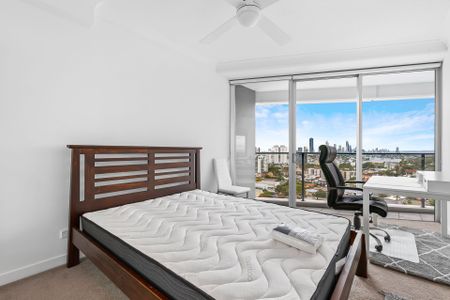 Modern Urban Living in the Heart of Southport - Convenience, Comfort, and Style. - Photo 3