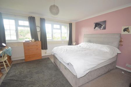 2 bedroom end of terrace house to rent - Photo 3