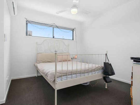 Modern & Low Maintenance Townhouse in Buderim - Photo 1