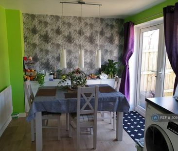 3 bedroom semi-detached house to rent - Photo 4