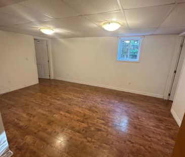 Detached Home For Lease | X8333008 - Photo 6