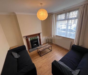 4 bedroom terraced house to rent - Photo 1