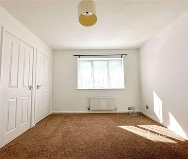 Fairlead Drive, Gosport, Hampshire, PO13 - Photo 3