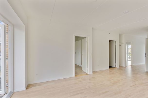 3-vær. lejlighed med egen altan - Photo 1