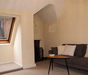 Sanderstead Road, South Croydon, Surrey, CR2 - Photo 2