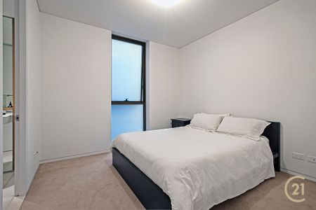 2 Bedroom Designer Apartment - Photo 4