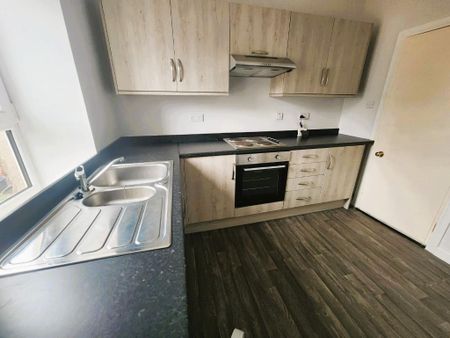 2 bedroom flat to rent - Photo 4