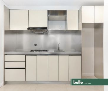 Self contained studio walk to both Strathfield and Homebush - Photo 1