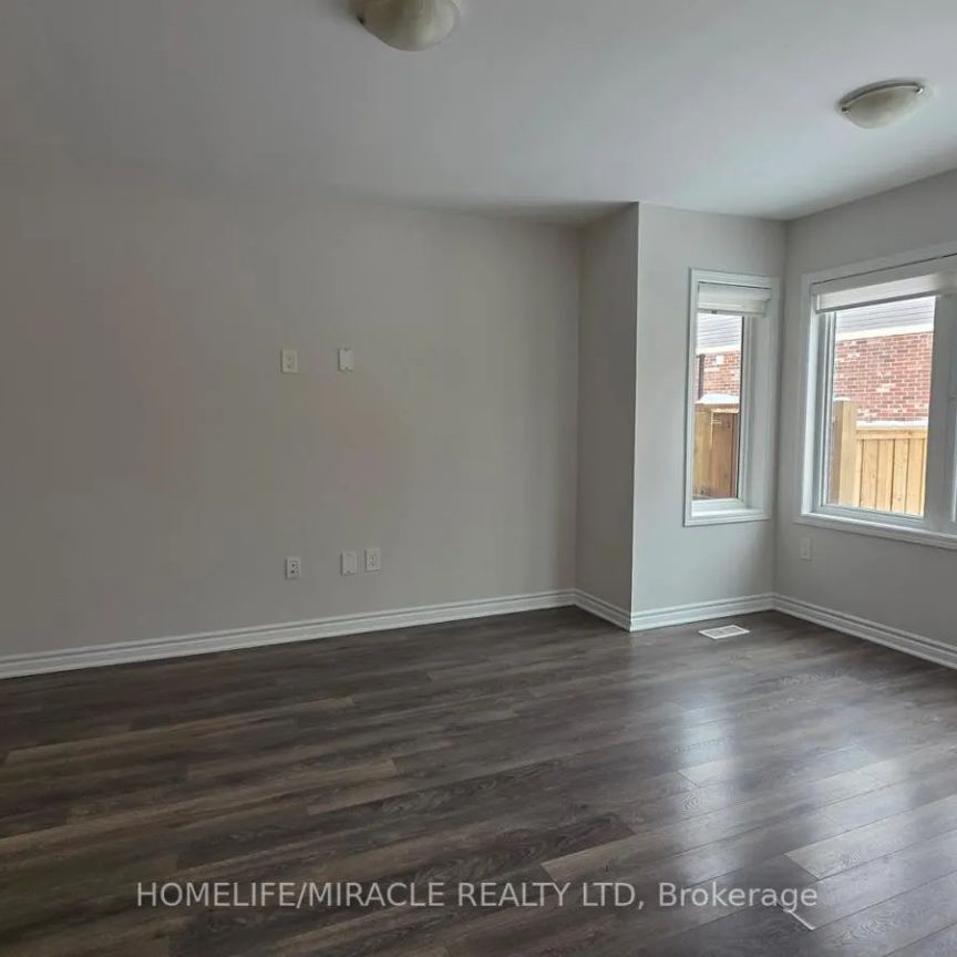 71 BENHURST CRESCENT - Photo 1