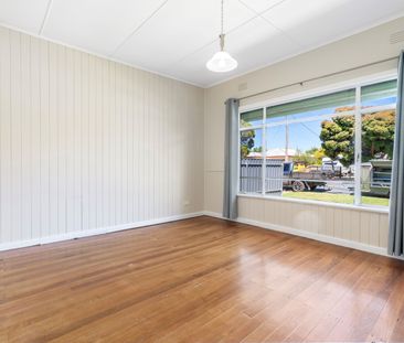 22 SCHUBERT CRESCENT, Wodonga VIC 3690 - House For Rent | Domain - Photo 3