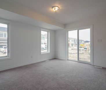 For Lease - 331 Okanagan Path, Oshawa, Ontario - Photo 3