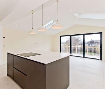 3 bedroom terraced house to rent - Photo 4