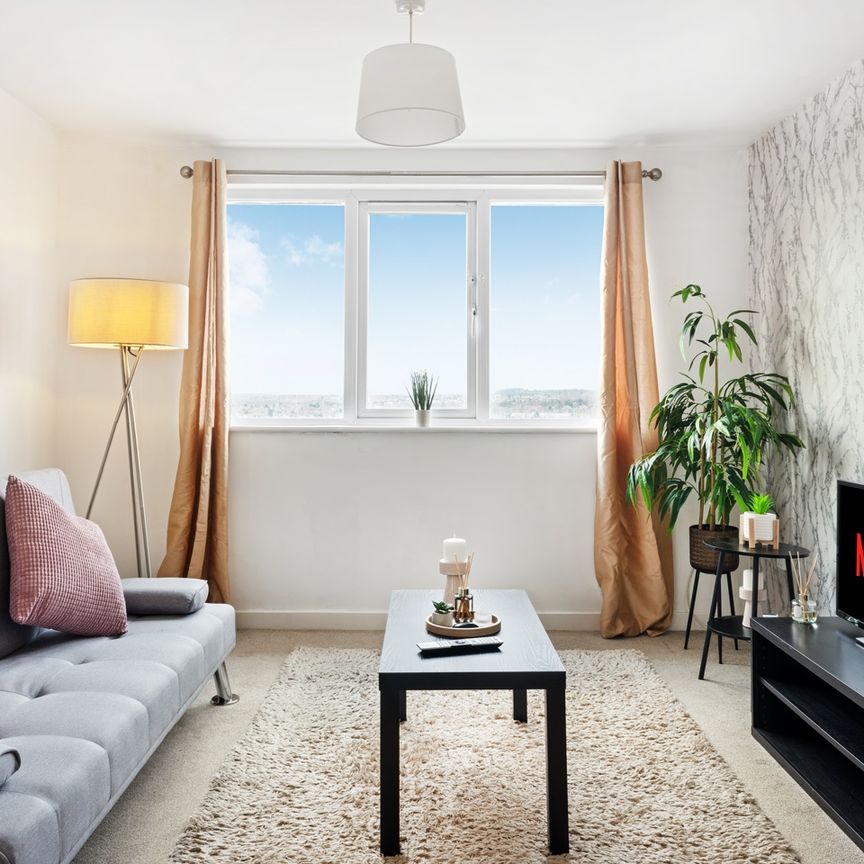 1 Bed Flat, High Point, NG7 - Photo 1