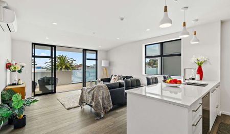 Coastal Modern Living !! - Photo 5