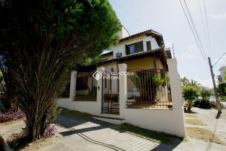 Casa com 4 quartos e 338m² para alugar em Jardim Planalto, Porto Alegre. - Foto 5