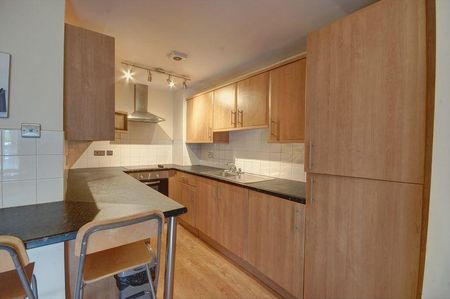 3 bedroom flat to rent - Photo 3