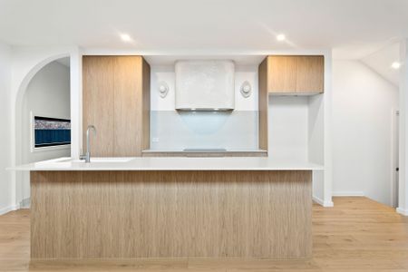 Stunning 3 Bedroom Townhouse - The Ultimate Lifestyle Location! - Photo 5