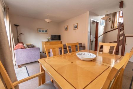 3 bedroom terraced house to rent - Photo 3