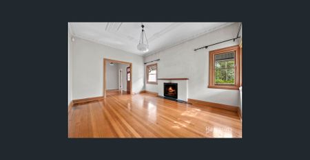 Family Friendly in Mitcham - Photo 2