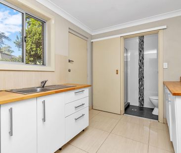 Self contained in-law or guest accommodation, great location! - Photo 1