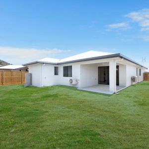 YOUR PERFECT HOME AWAITS! - Photo 2