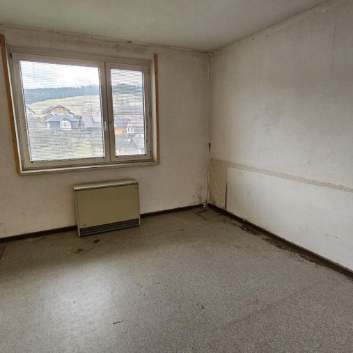 Top 2-Zimmerwohung im obersten Stock – Erstbezug nach Sanierung – unbefristeter Mietvertrag - Foto 1