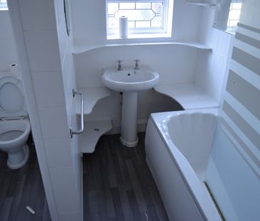 3 Bed Terraced House, Stanley Road, IG1 - Photo 6