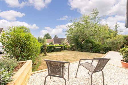 6 bedroom detached house to rent - Photo 3