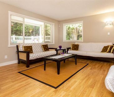 Corner Unit Lower Floor Townhome in Newton One Park – Prime Location! - Photo 2