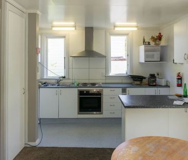 North Road Beauty - Stones throw from Gardens, University - Photo 1